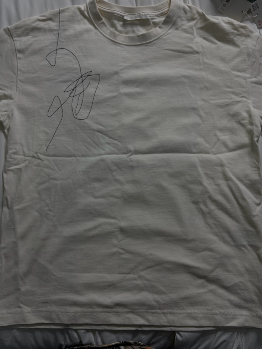 Zara White Short Sleeve Tee with Minimal Black Line Graphic